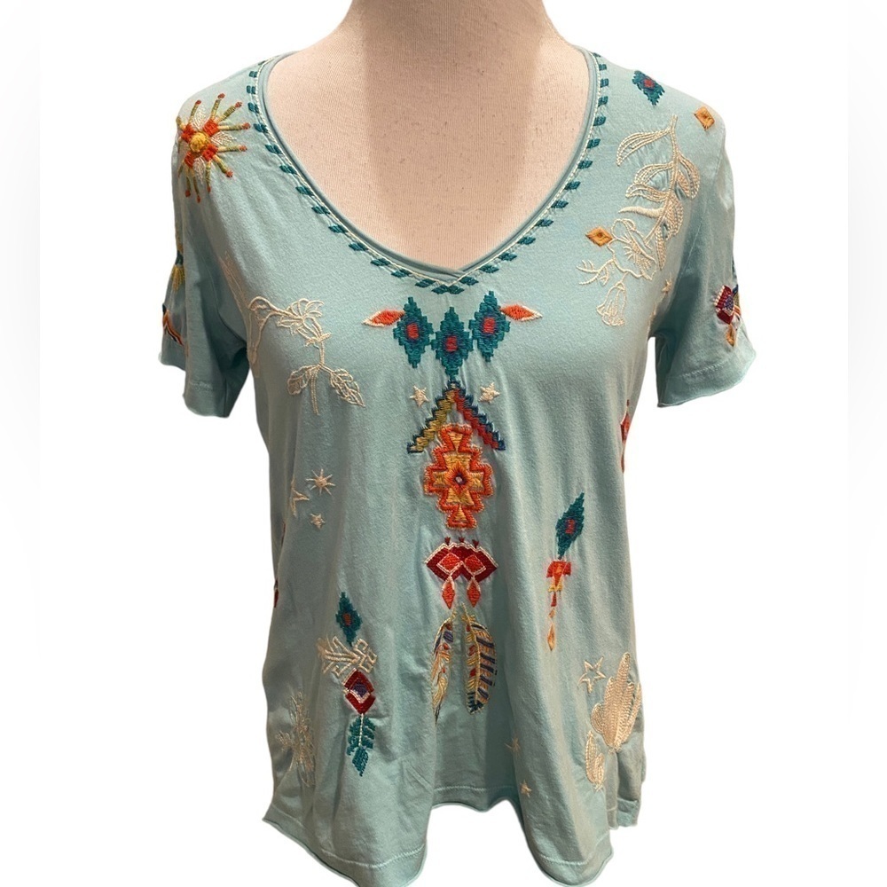 Johnny Was JWLA Saguaro Embroidered Relaxed Tee Boho Chic J12221-2. Size XS